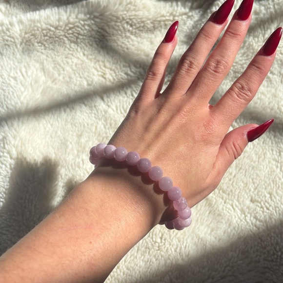 Kunzite Crystal Bracelet – 8mm Beads | 7.5” | Healing Energy | Soft Purple Glow - Picture 6 of 6